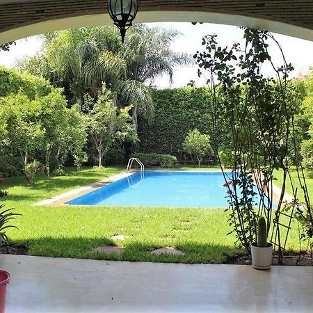 Magnifique Villa Avec Piscine Chauffee Que Pour Famille Marrakesh Exterior foto